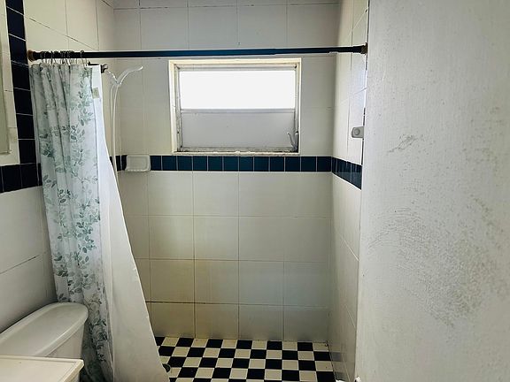 4th image of 3893 Allison Ct