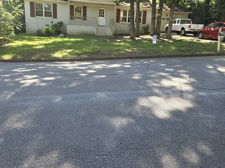 12107 Greenleaf Dr SE — Photo 1
