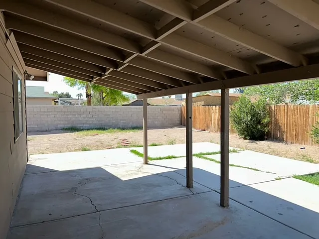 3 bed, 1056 sqft, $1,750 — Photo 2