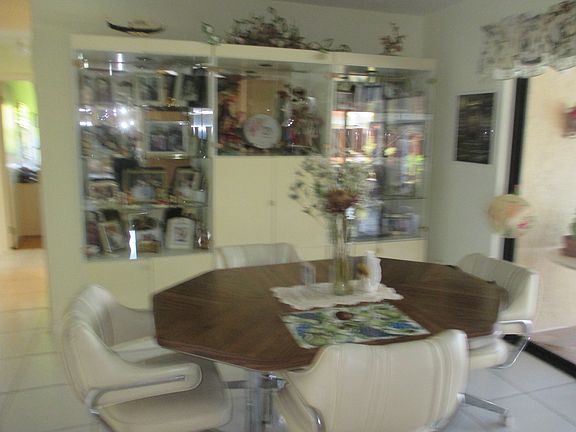 3rd image of 4881 SW 101st Ave