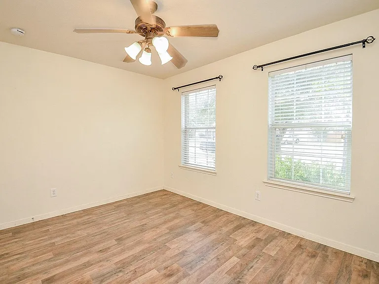 24718 Cobble Canyon Ln — Photo 23