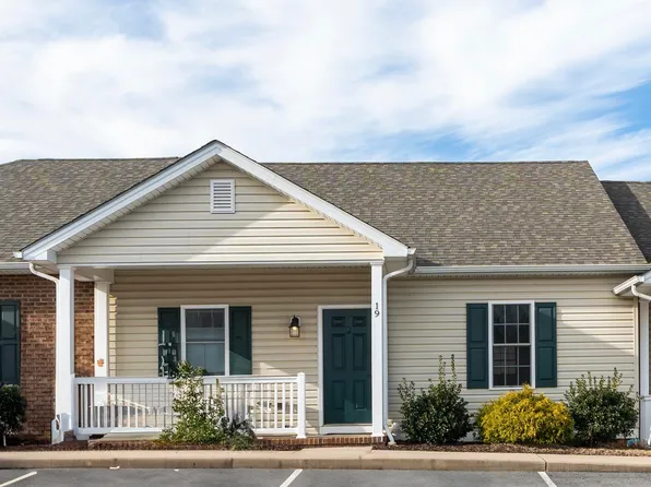 19 Gemstone Dr, Stuarts Draft, VA 24477