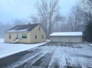 1368 Shore Heights Rd, Green Bay, WI 54313