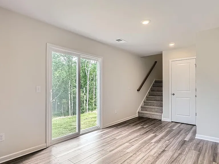 1543 Cottage Creek Dr — Photo 3