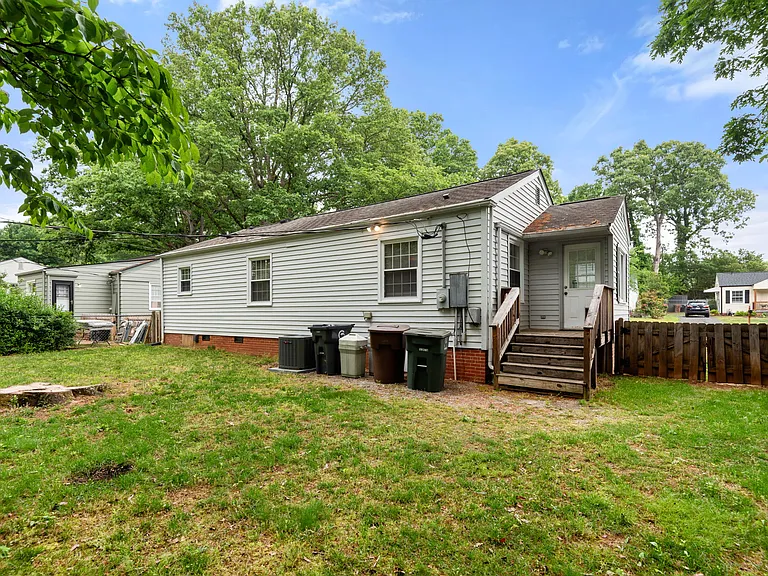 2727 Stratford Dr — Photo 18