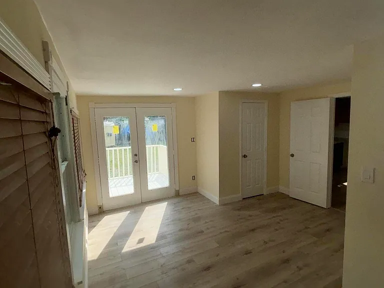 1717 Linwood Ave — Photo 5