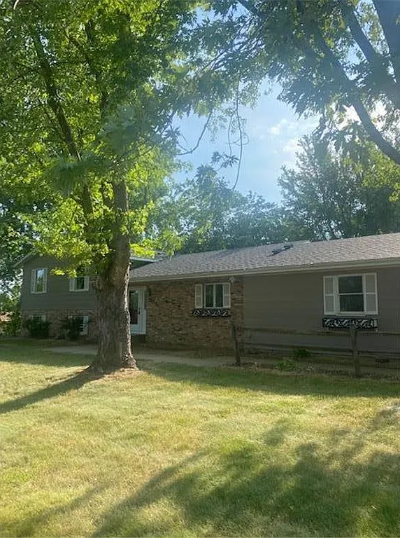 3 bed, 1500 sqft, $1,450 — Photo 1