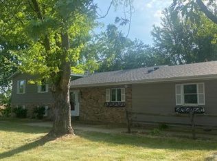 305 1/2 N Grove St, Belle Plaine, MN 56011