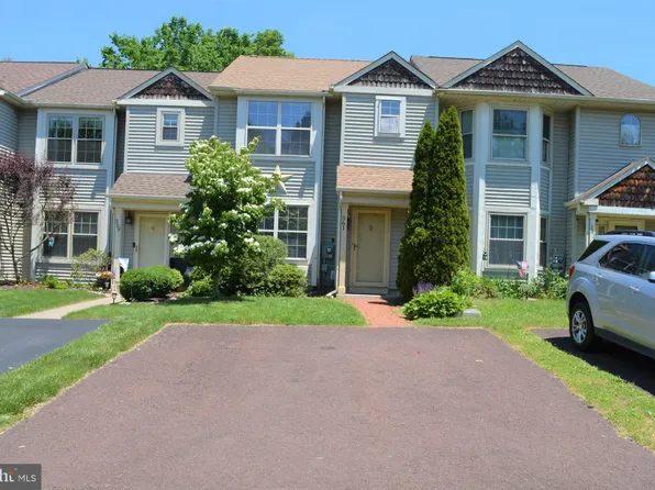 361 Kent Ln, Perkasie, PA 18944