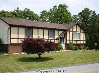 1459 Pleasant View Dr, Chambersburg, PA 17202