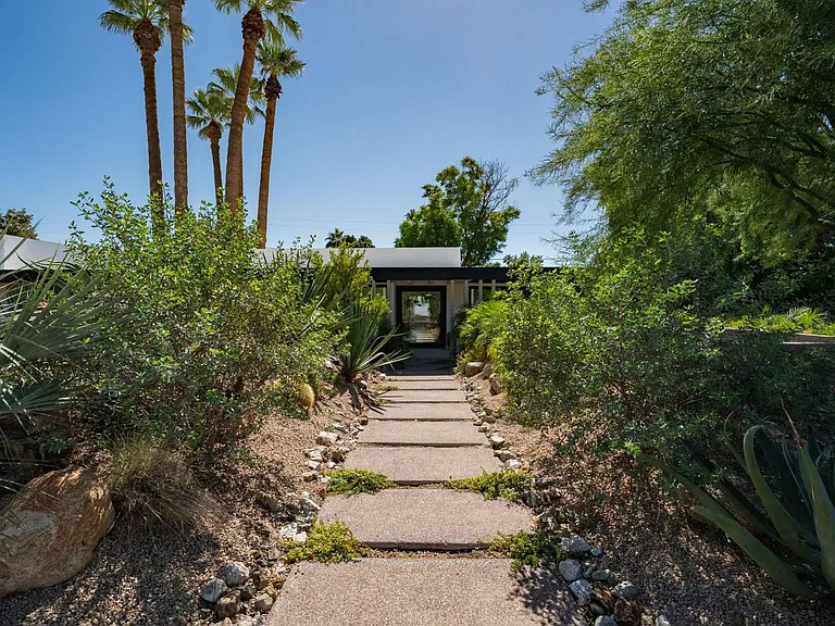 5311 E Mitchell Dr — Photo 29