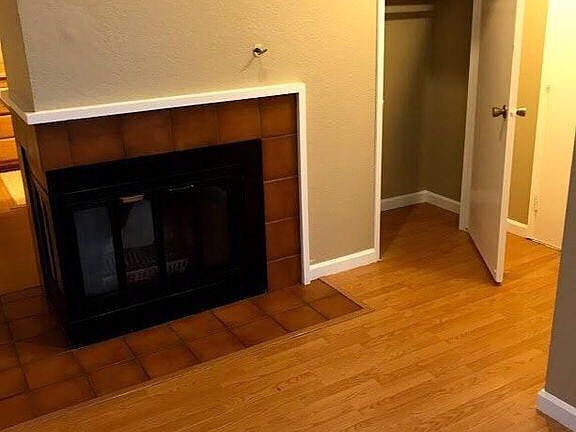 4th image of 5633 Mapleridge Ct