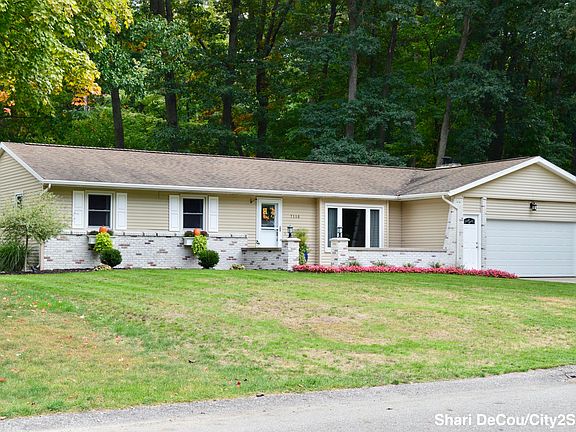 3rd image of 7118 Williamstown Dr