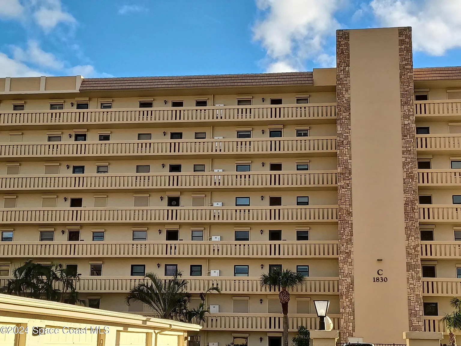 2 bed, 2.0 bath, 1256 sqft, $3,400 — Photo 2