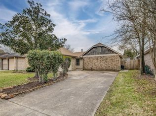 10902 Birch Dr, La Porte, TX 77571
