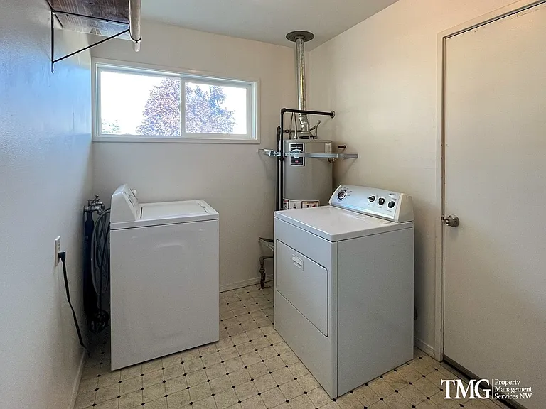 2407 Concord St — Photo 10