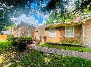4302 Woodgate Ln, Louisville, KY 40220