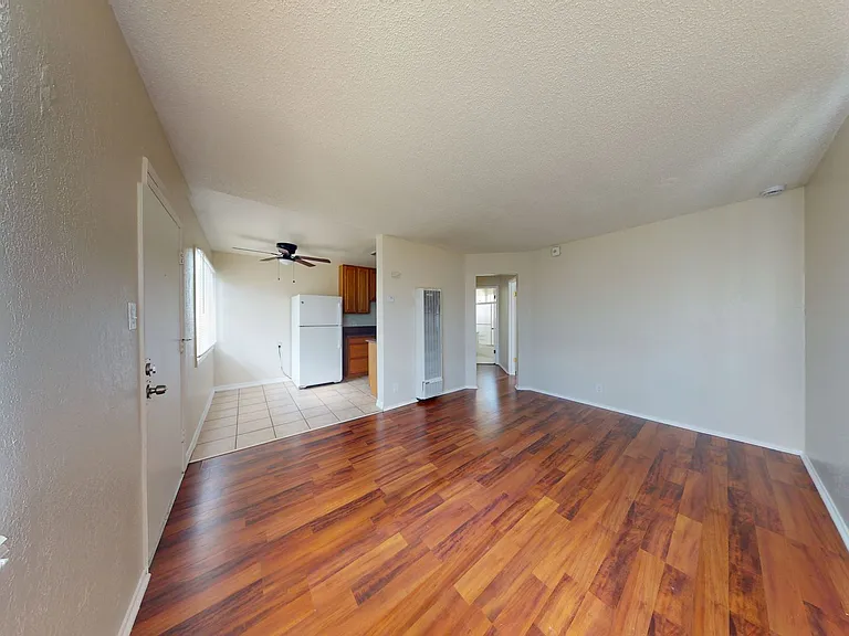 2515 10th ave — Photo 71