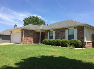 1113 S 34th St, Broken Arrow, OK 74014