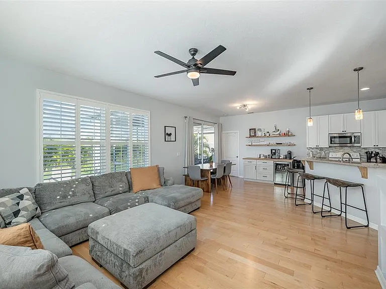 414 Barnacle Ln — Photo 6