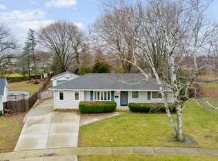 363 Cherry Valley Rd, Vernon Hills, IL 60061