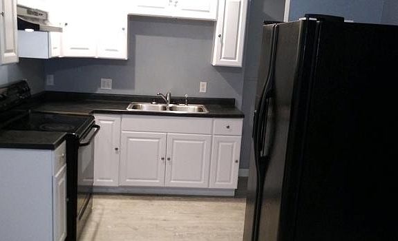 4th image of 10019 Hawkins Ct