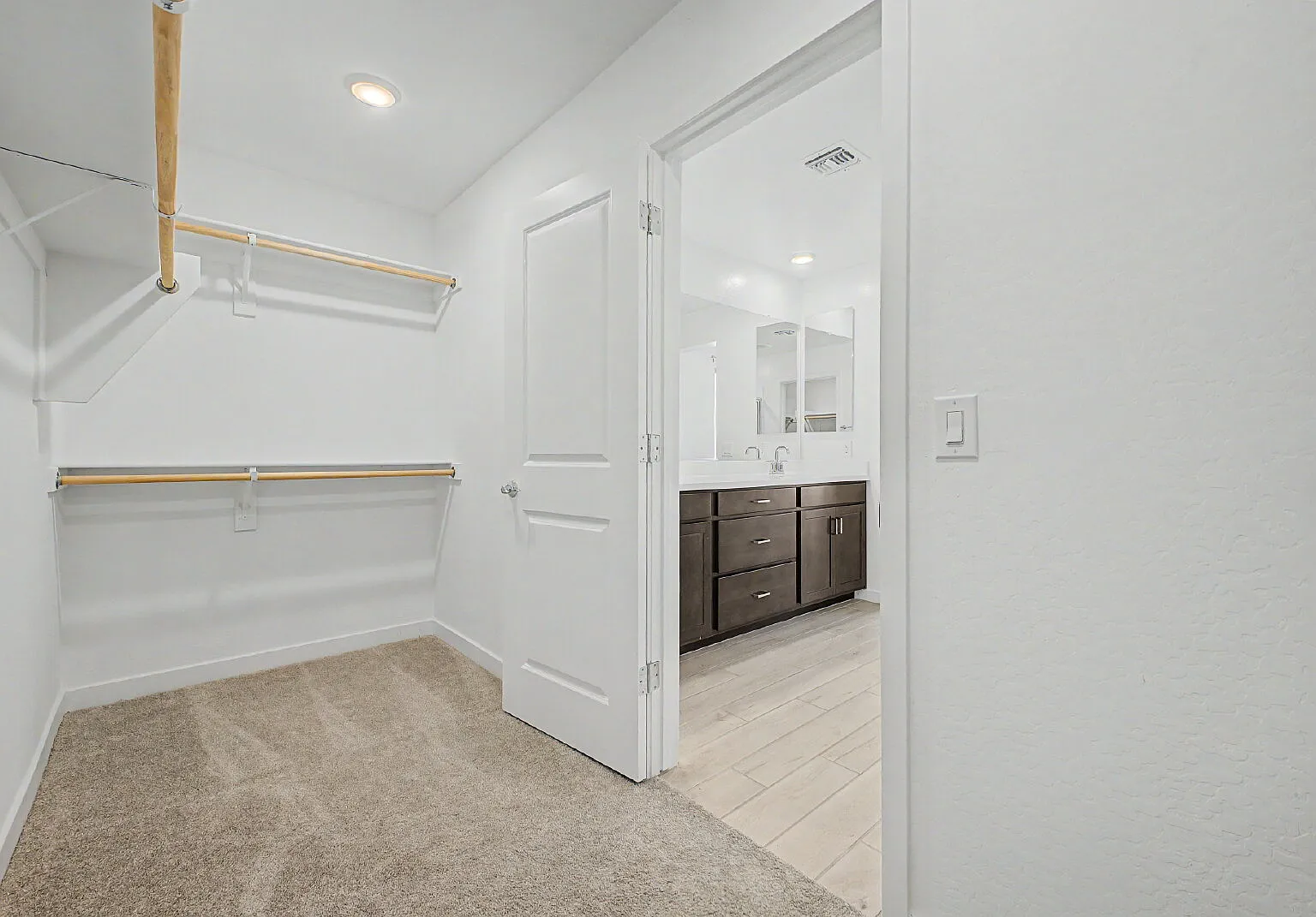 4 bed, 2.5 bath, 2083 sqft, $2,485 — Photo 3