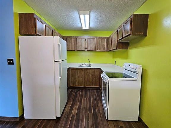 4th image of 525 Dufferin Ave #204