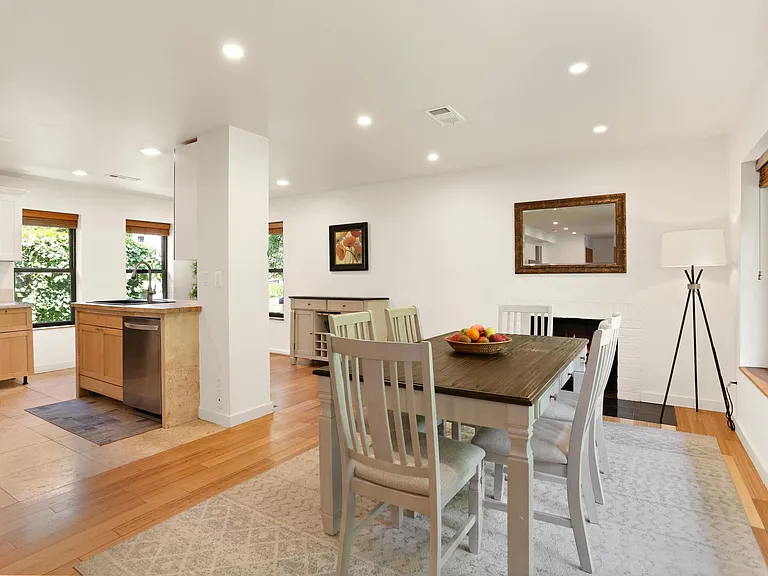 2360 S Arlington Ridge Rd — Photo 5