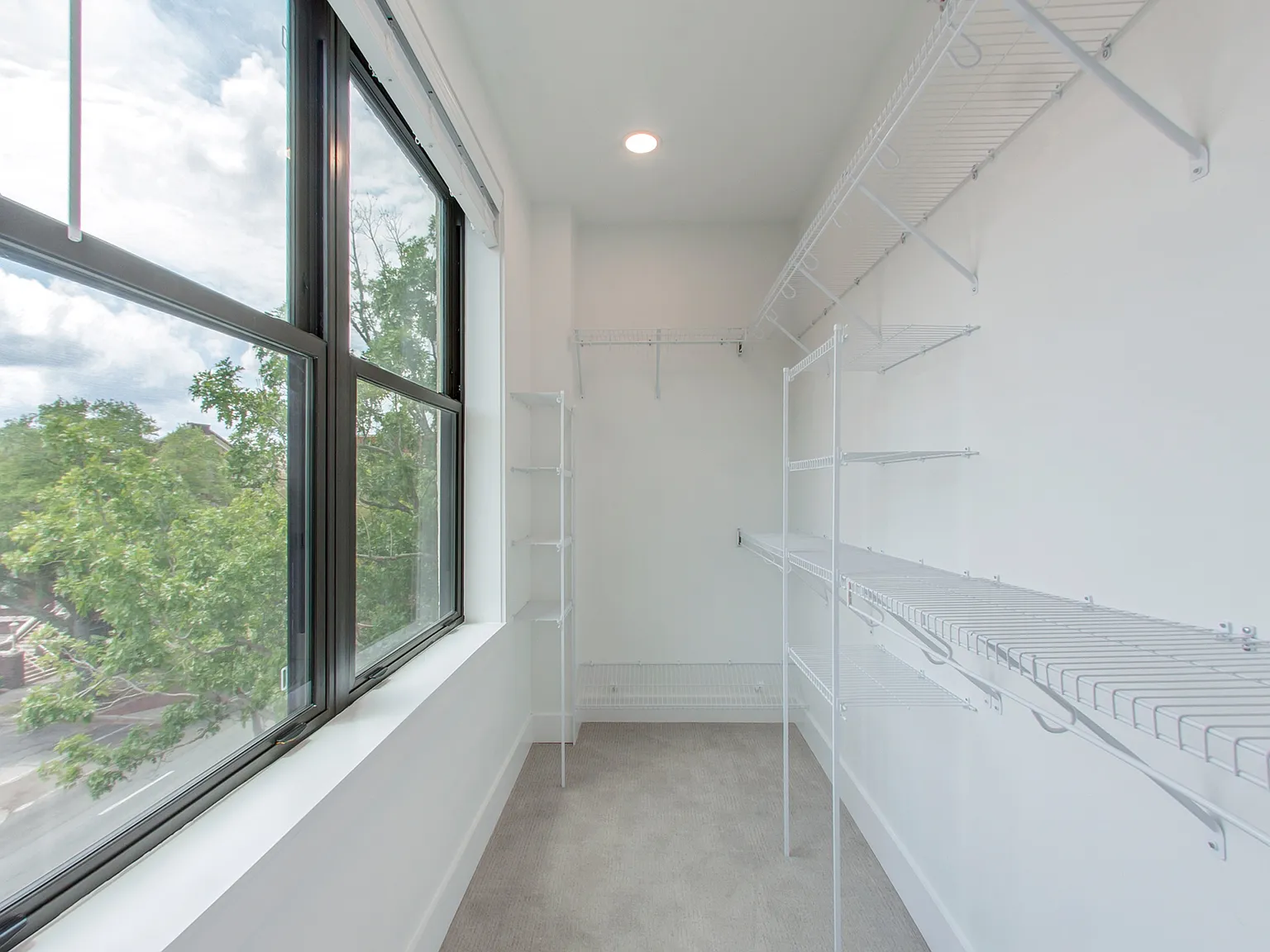 2 bed, 1226 sqft, $2,925 — Photo 4