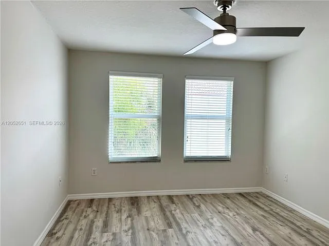 1020 Villa Ln — Photo 5