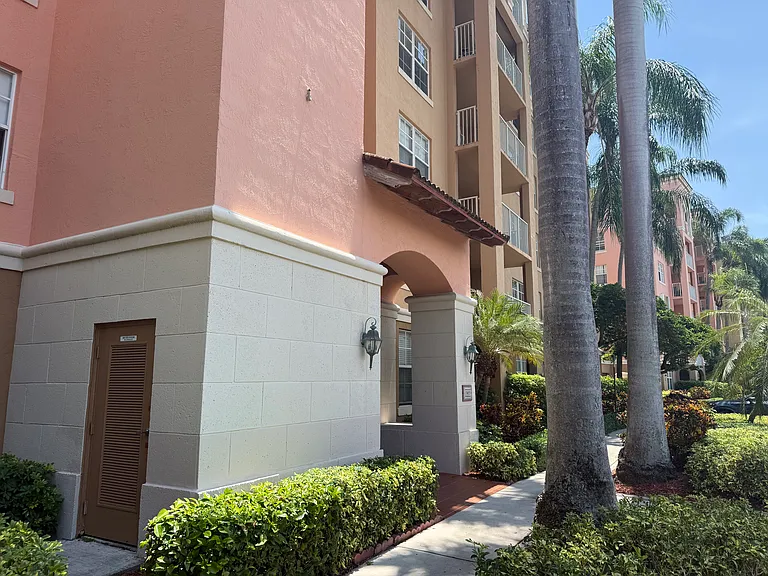 19655 E Country Club Dr #6403 — Photo 1