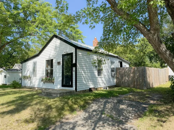 715 10th St NW, Bemidji, MN 56601