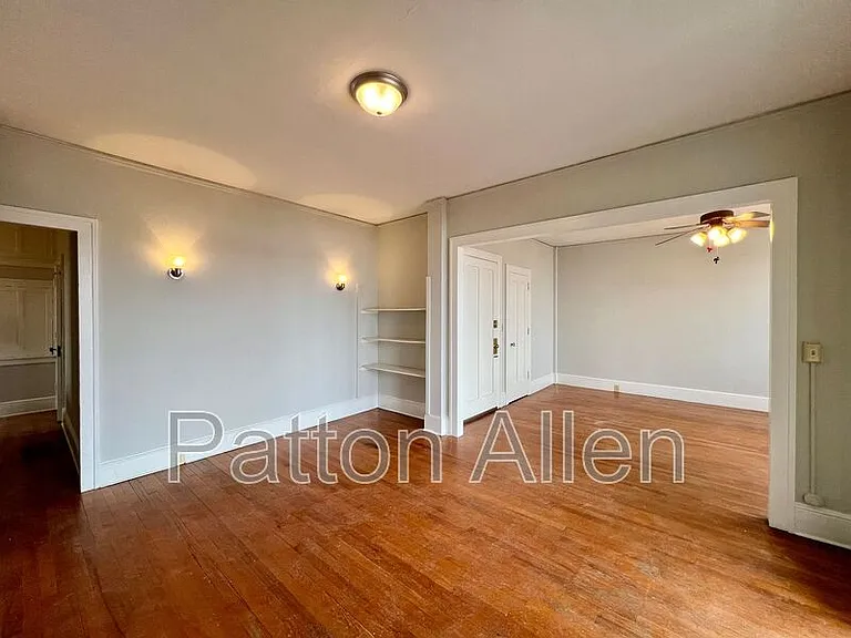 116 E Chestnut St #32 — Photo 4