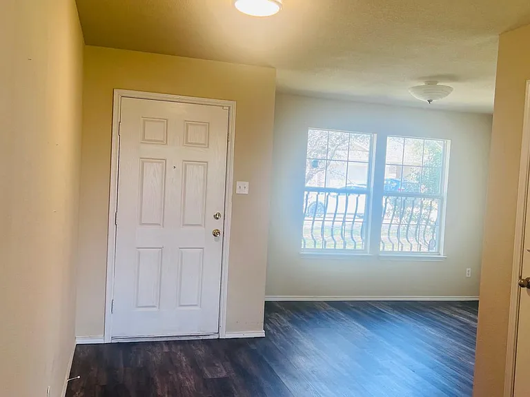 9200 Goldenview Dr — Photo 7