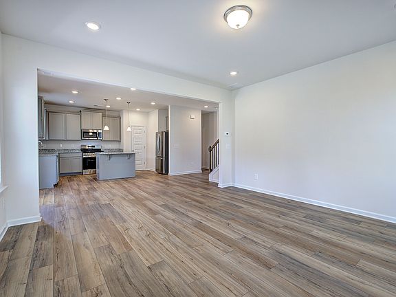 5th image of 509 Ozark Ln