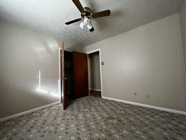102 Brohard Dr — Photo 11