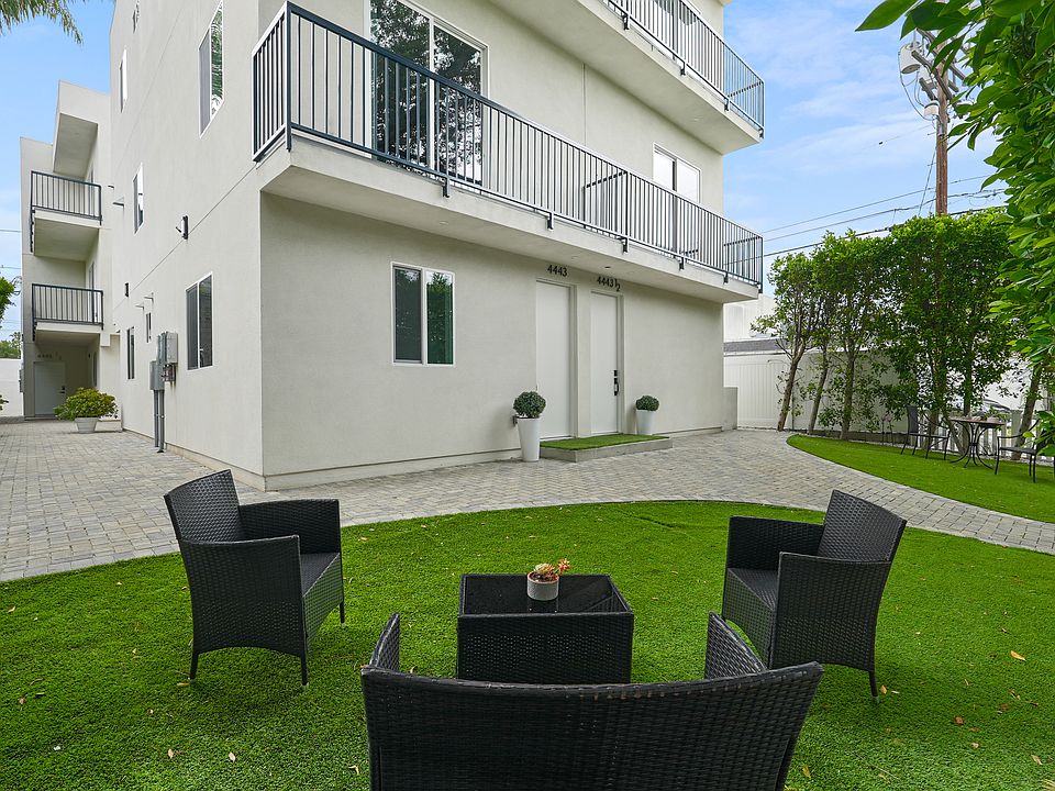 Front Sitting Area