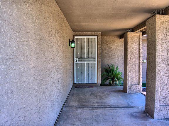 4th image of 2011 N Verano Way