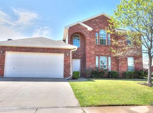 304 Dimes St, Arlington, TX 76002