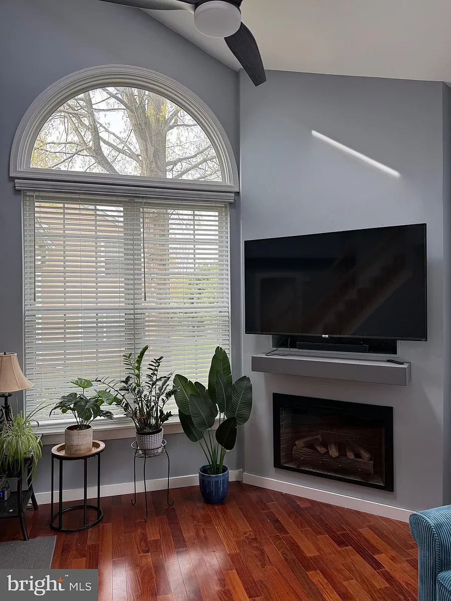 Building Photo - 16210 Ellipse Ter #5