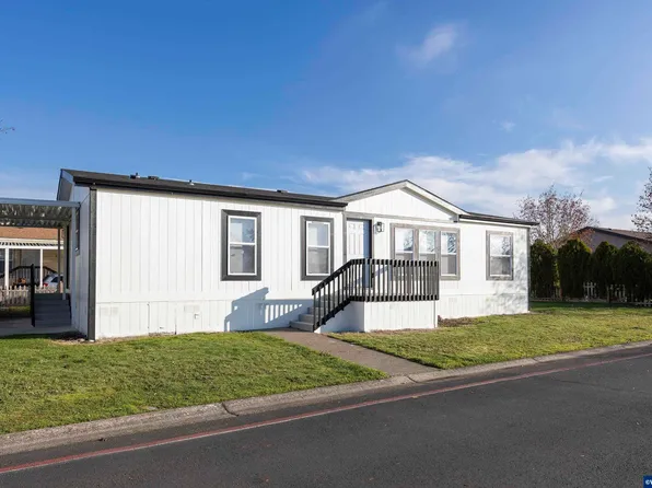 911 York St #82, Aumsville, OR 97325