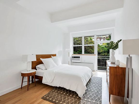 4th image of 328 Dean St APT 4C