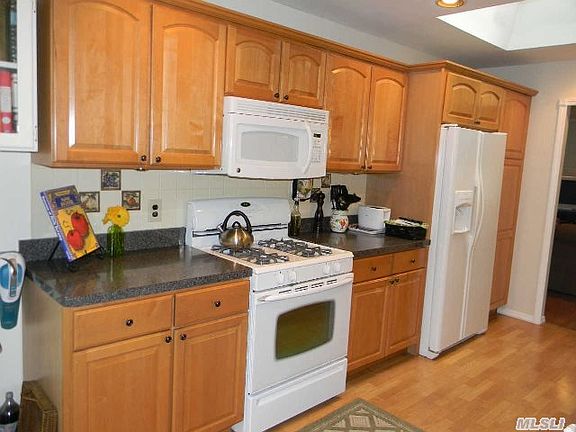4th image of 11 Parnell Dr