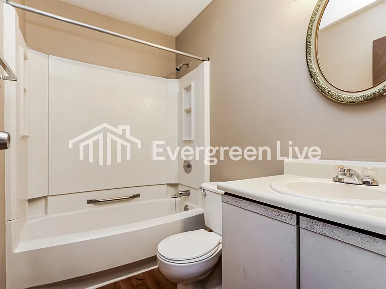 1262 Firethorne Dr — Photo 8