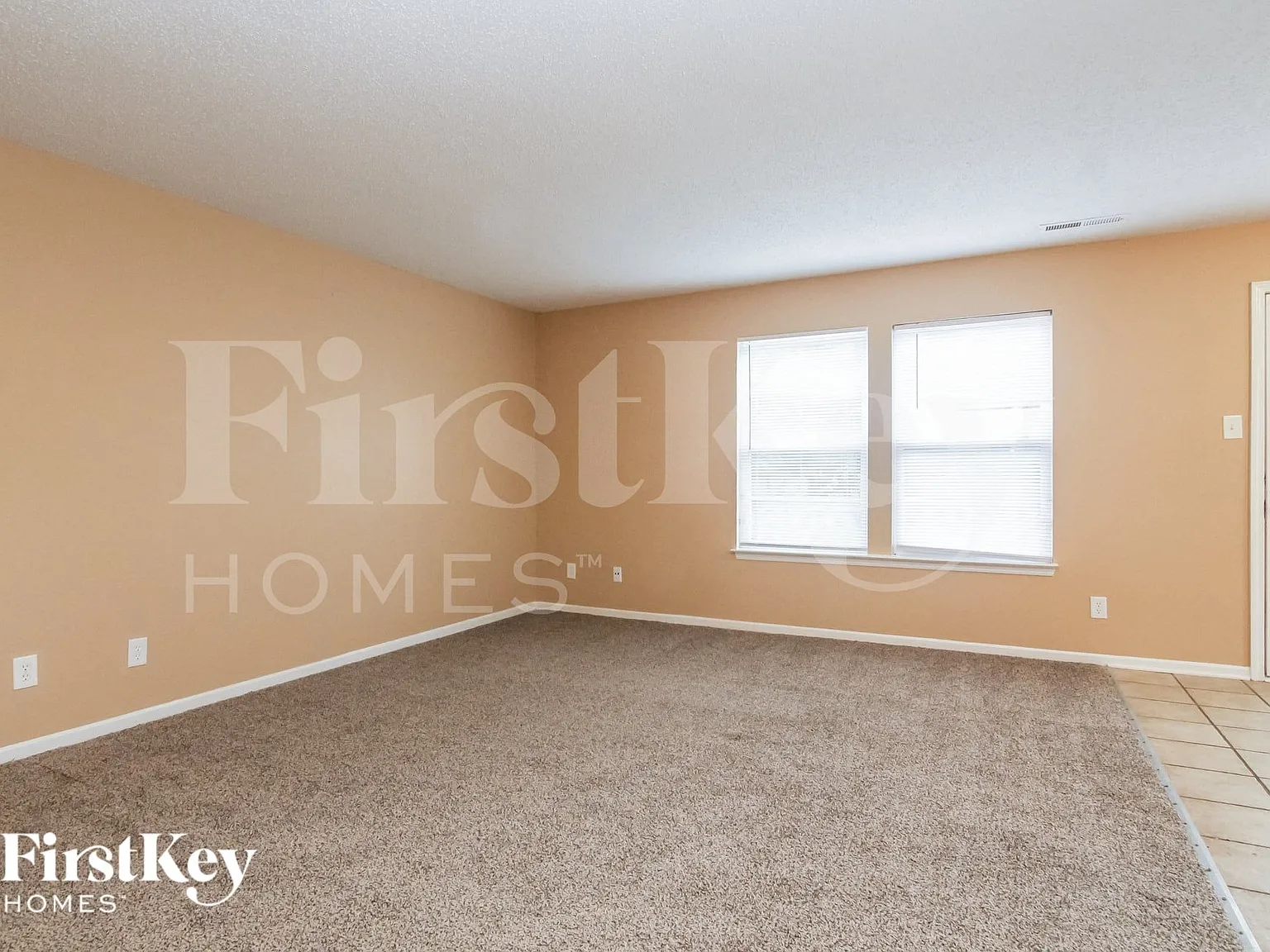 3 bed, 2.5 bath, 1723 sqft, $1,630 — Photo 4