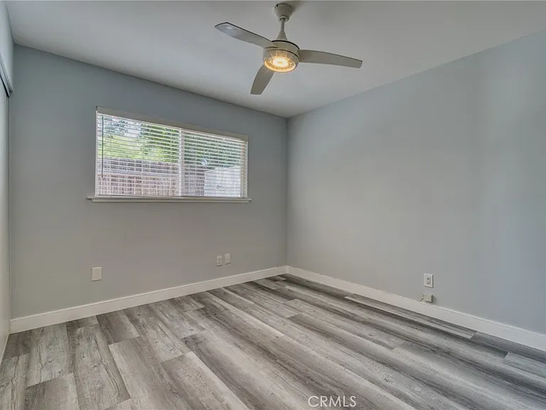 20516 Clark St — Photo 19