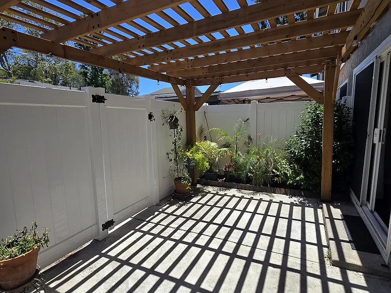 8432 El Arroyo Dr — Photo 2
