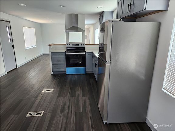 3rd image of 4000 76th Street NE #95