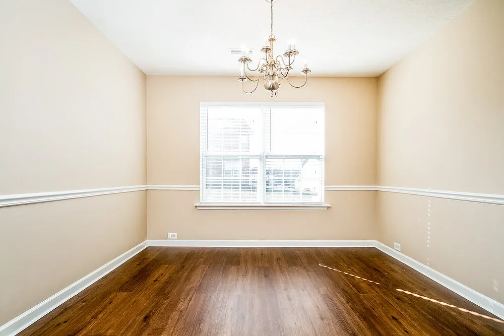 3 bed, 2.5 bath, 2094 sqft, $2,260 — Photo 4
